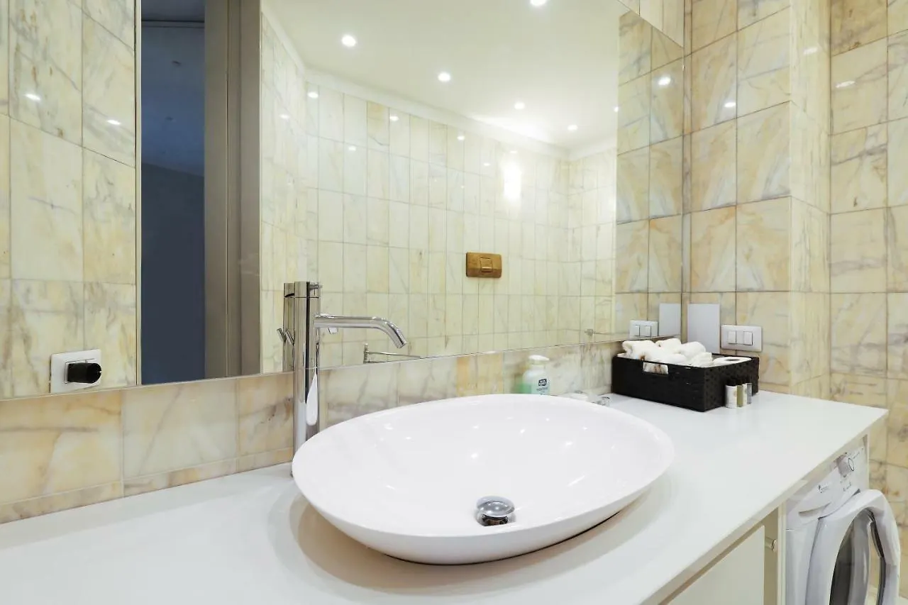 Duomo Luxury Apartment Milan Bed & Breakfast